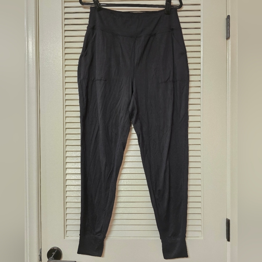 Move Beyond - Black Workout Athletic Leggings With Pockets